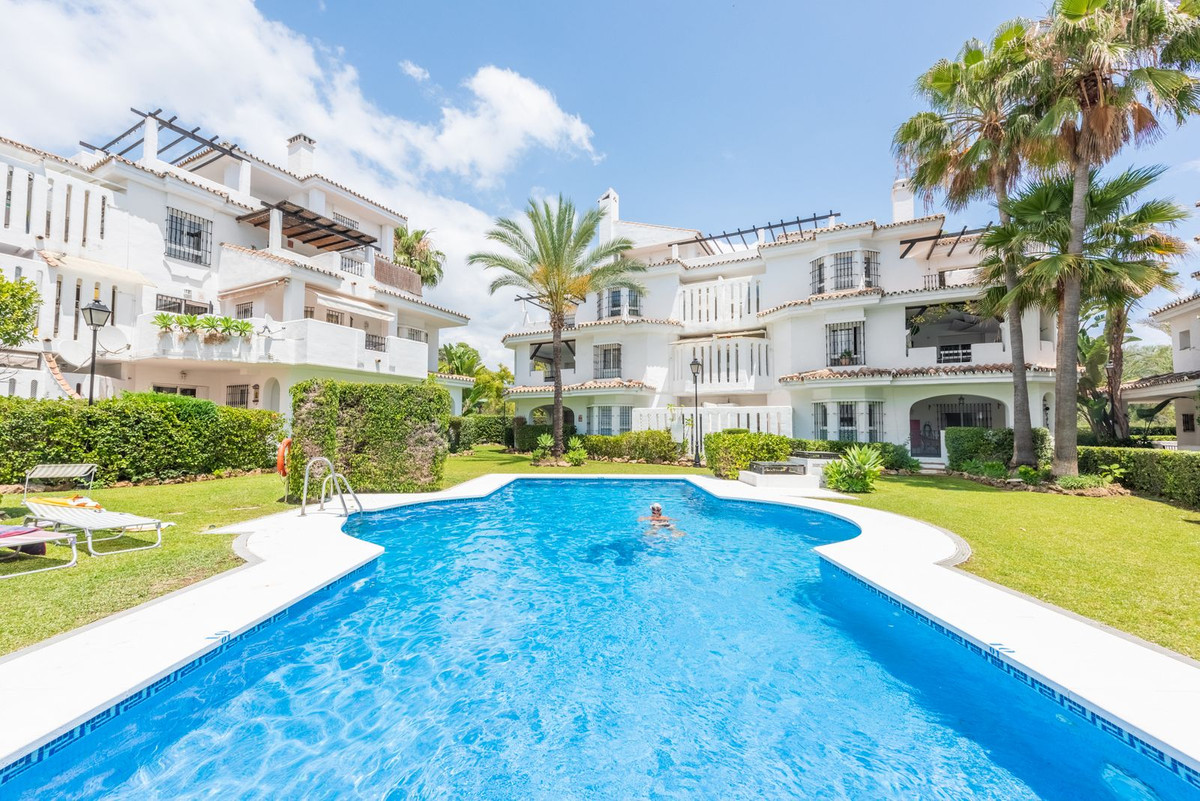 Appartement te koop in Nueva Andalucía | 2 slaapkamers H5351053