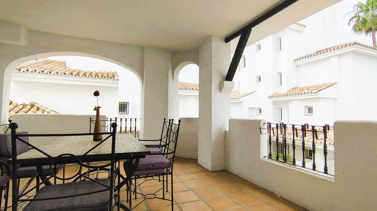 Appartement te koop in Nueva Andalucía | 2 slaapkamers H5351053