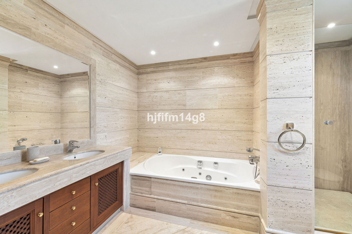 Appartement te koop in Nueva Andalucía | 3 slaapkamers H5351119