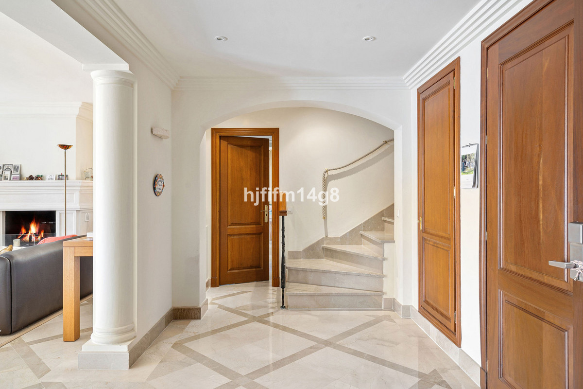 Appartement te koop in Nueva Andalucía | 3 slaapkamers H5351119