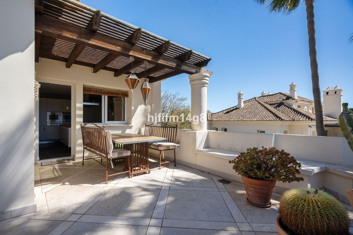 Appartement te koop in Nueva Andalucía | 3 slaapkamers H5351119