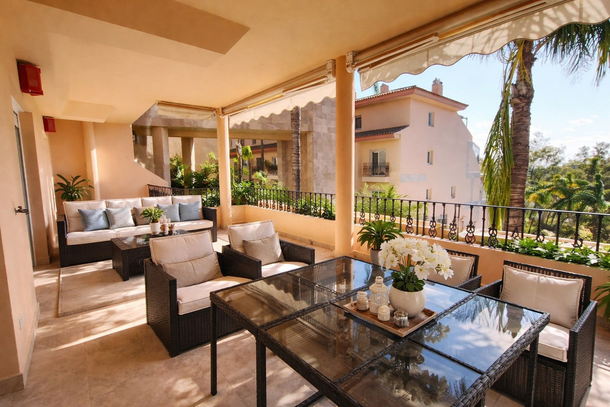 Appartement te koop in Nueva Andalucía | 2 slaapkamers H5351146
