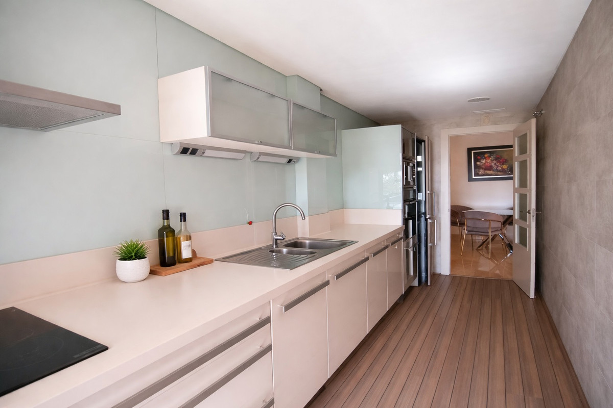 Appartement te koop in Nueva Andalucía | 2 slaapkamers H5351146