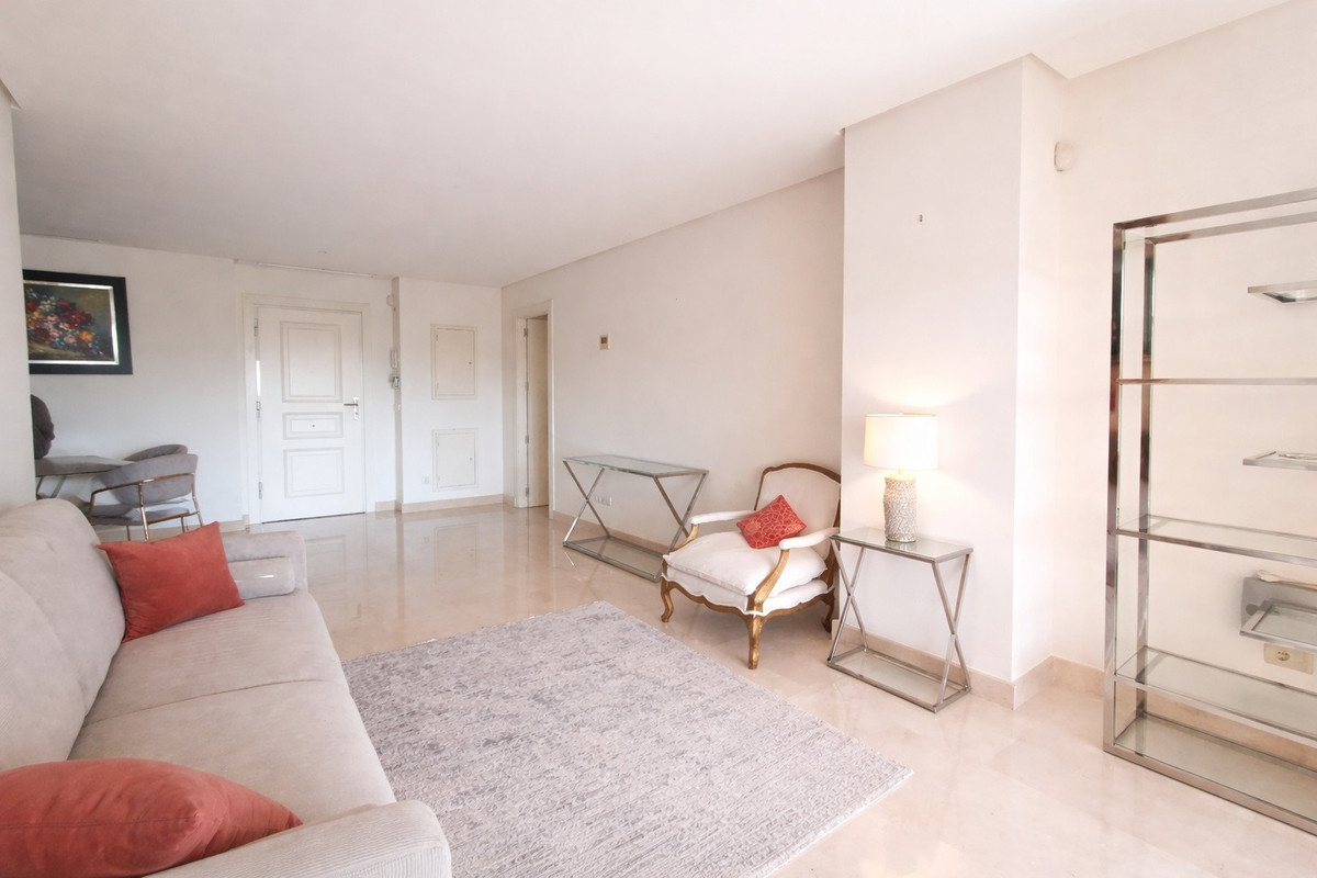 Appartement te koop in Nueva Andalucía | 2 slaapkamers H5351146