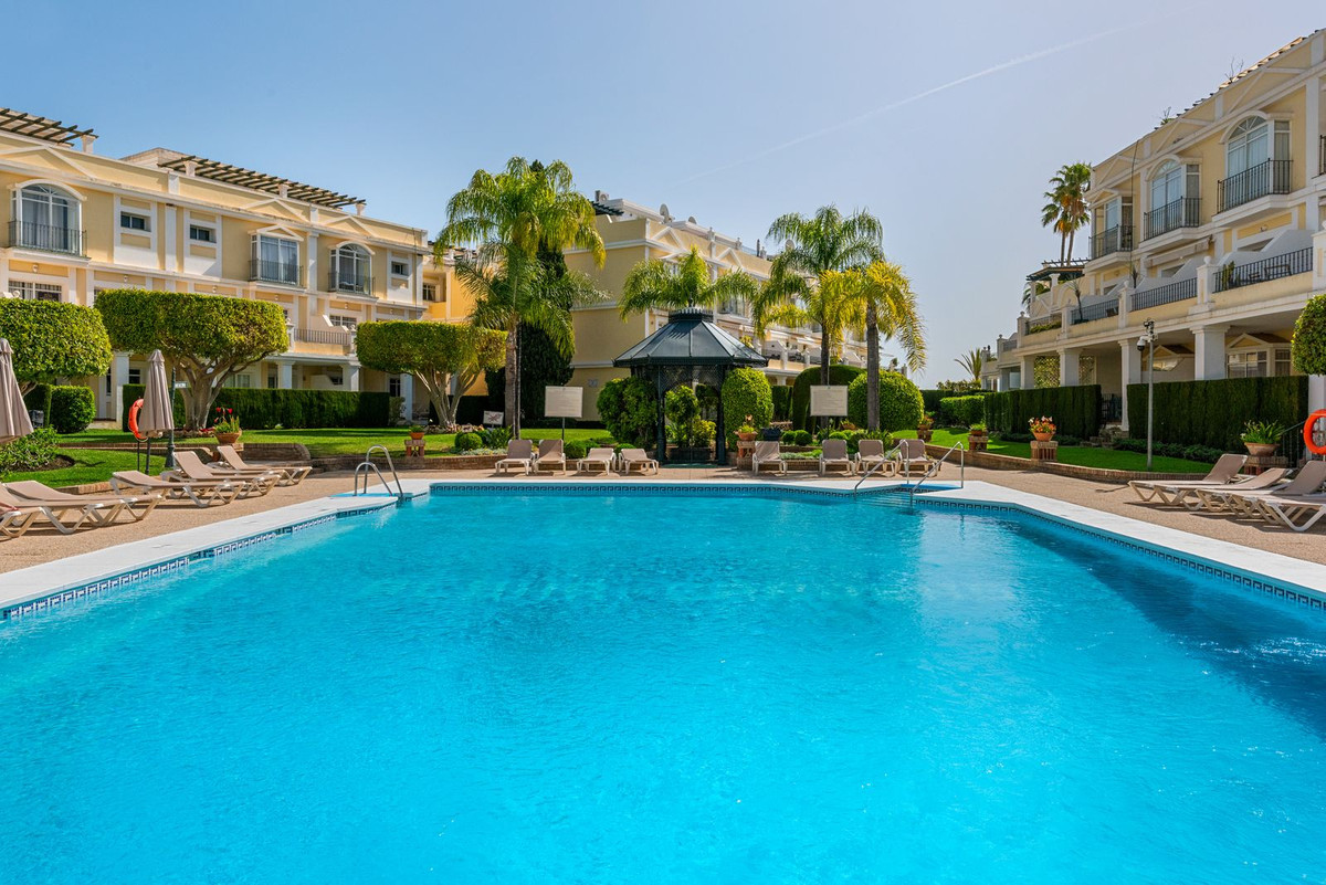 Appartement te koop in Nueva Andalucía | 2 slaapkamers H5351311