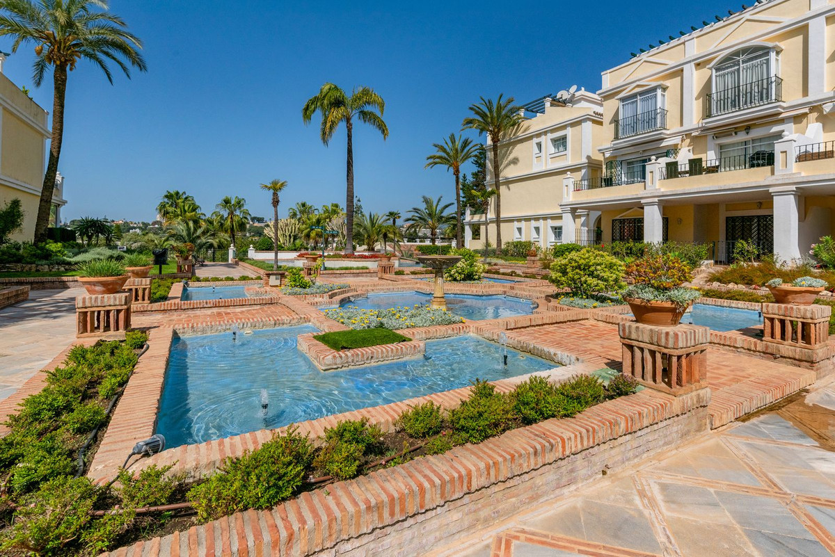Appartement te koop in Nueva Andalucía | 2 slaapkamers H5351311