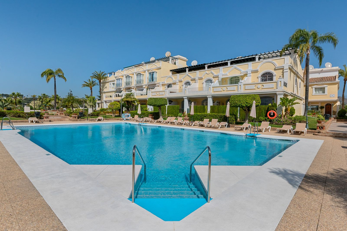 Appartement te koop in Nueva Andalucía | 2 slaapkamers H5351311