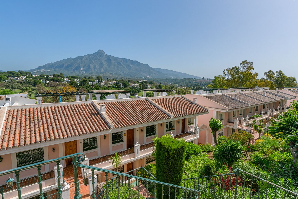 Appartement te koop in Nueva Andalucía | 2 slaapkamers H5351311