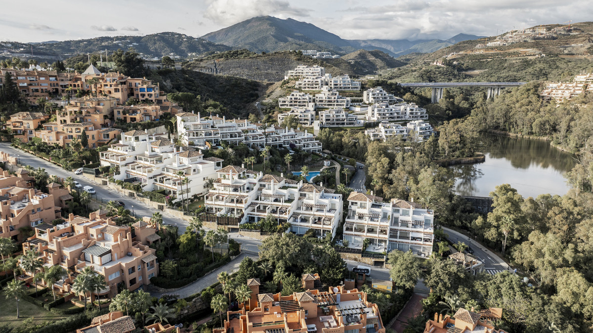 Appartement te koop in Nueva Andalucía | 3 slaapkamers H5352826