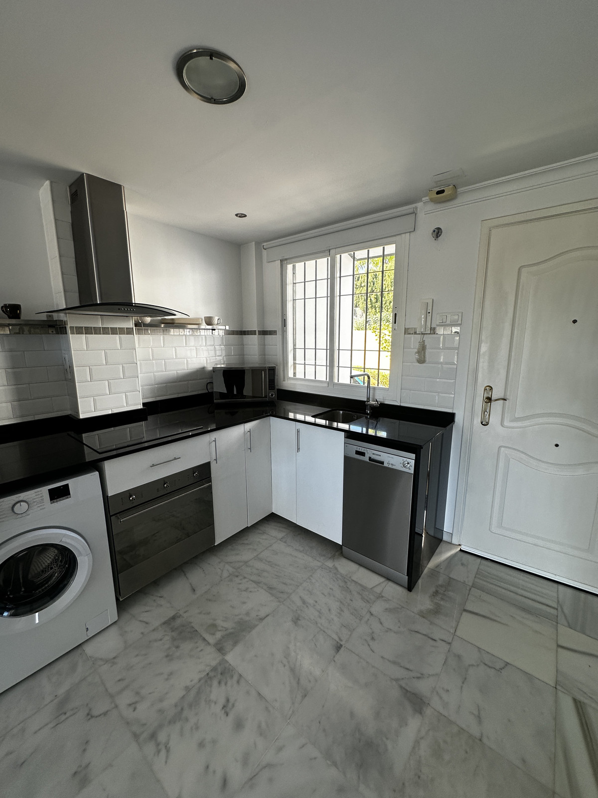 Appartement te koop in Nueva Andalucía | 2 slaapkamers H5358703