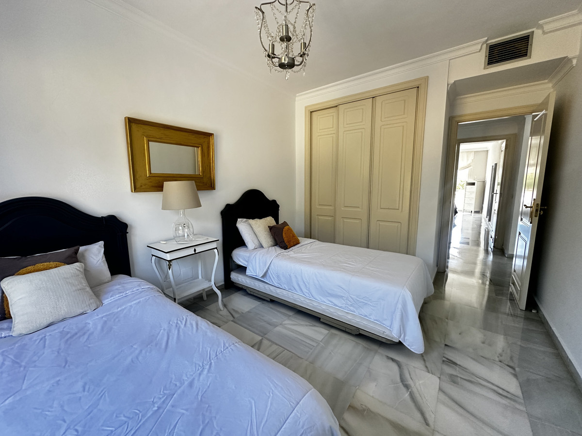 Appartement te koop in Nueva Andalucía | 2 slaapkamers H5358703