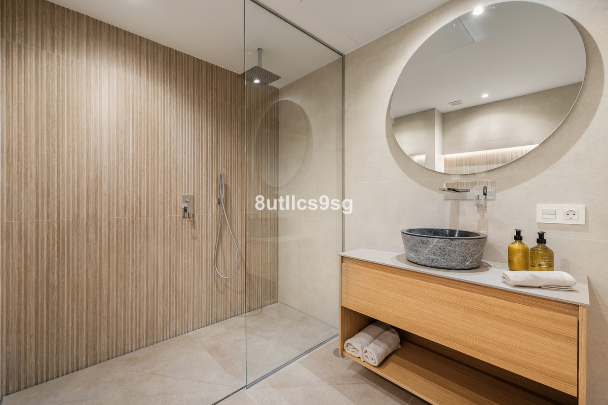 Appartement te koop in Nueva Andalucía | 2 slaapkamers H5360749