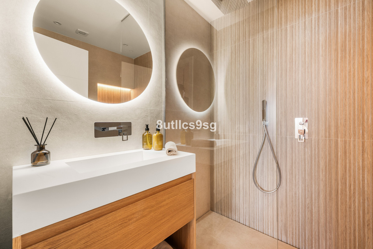 Appartement te koop in Nueva Andalucía | 2 slaapkamers H5360749