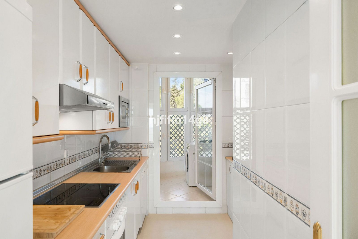 Appartement te koop in Nueva Andalucía | 2 slaapkamers H5360785