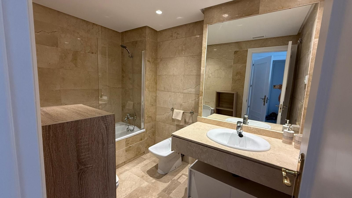 Appartement te koop in Nueva Andalucía | 2 slaapkamers H5362789