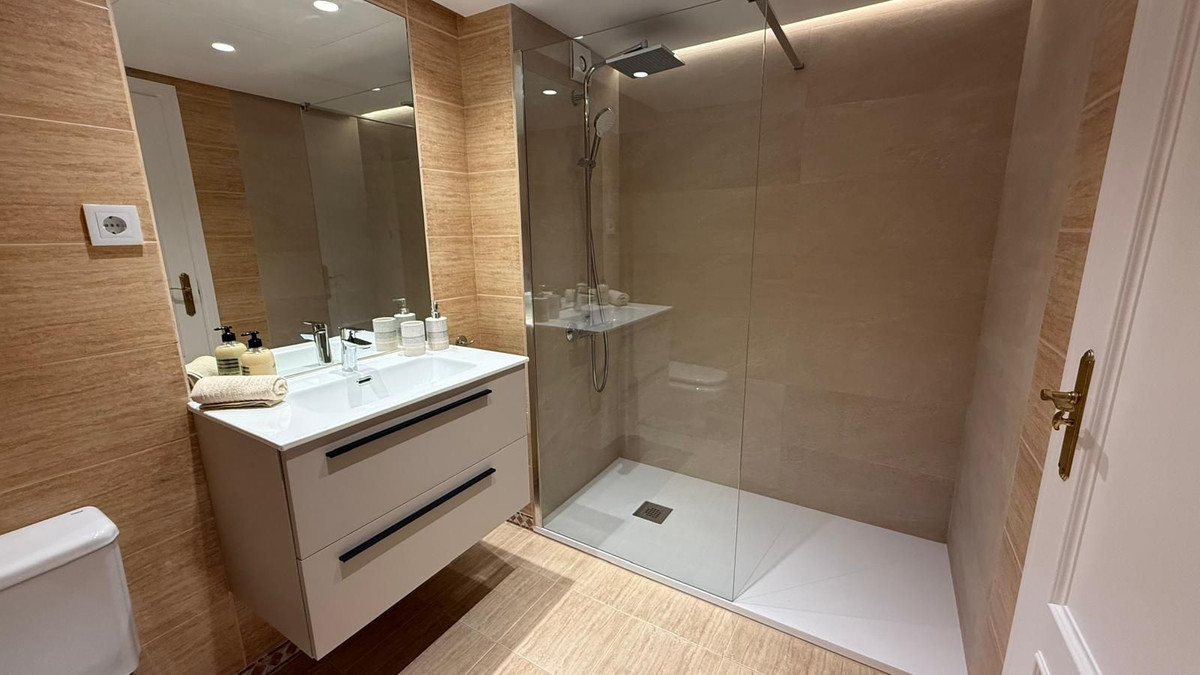 Appartement te koop in Nueva Andalucía | 2 slaapkamers H5362789