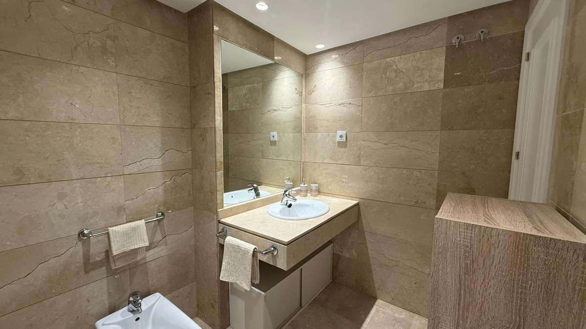 Appartement te koop in Nueva Andalucía | 2 slaapkamers H5362789