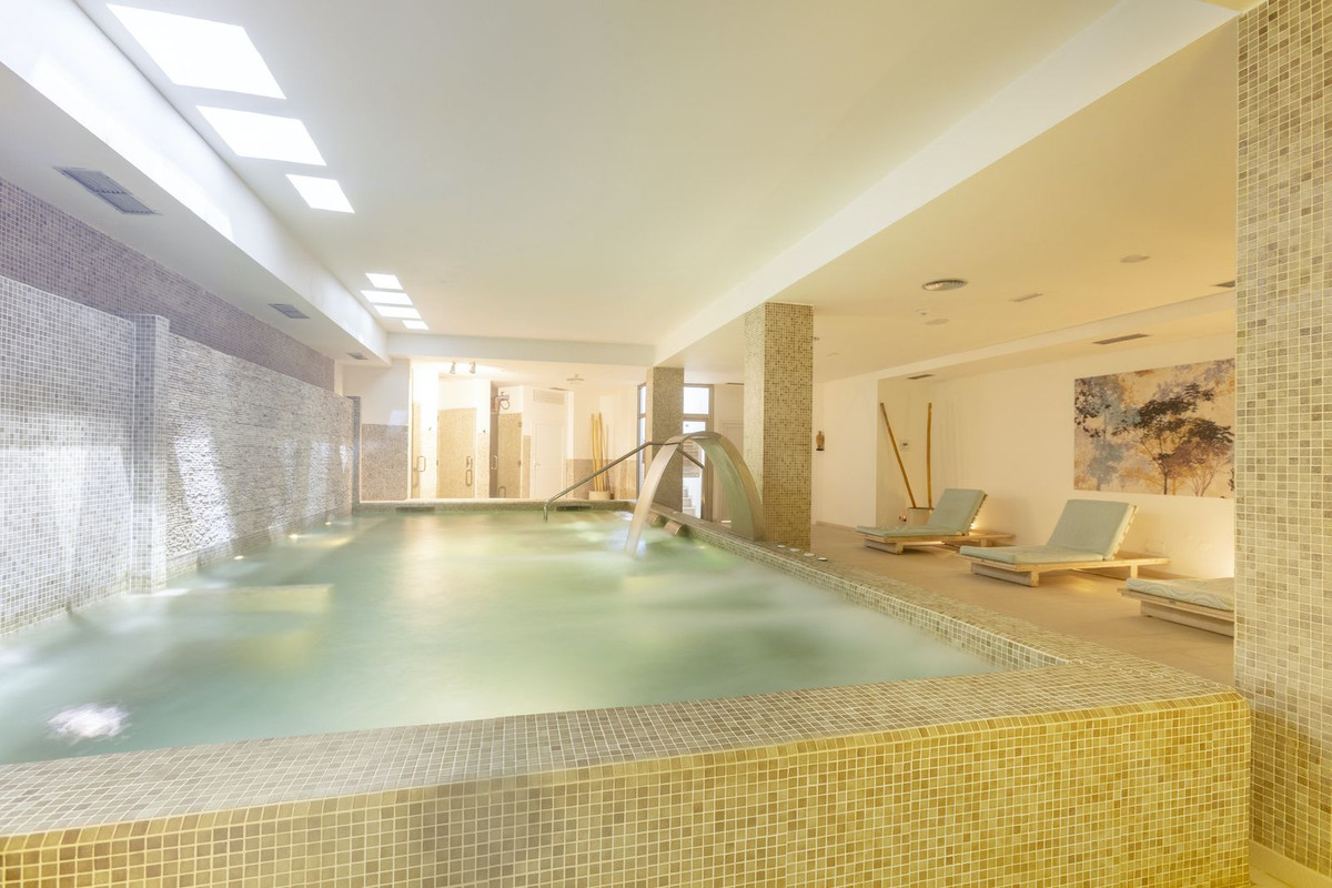 Appartement te koop in Nueva Andalucía | 2 slaapkamers H5365264