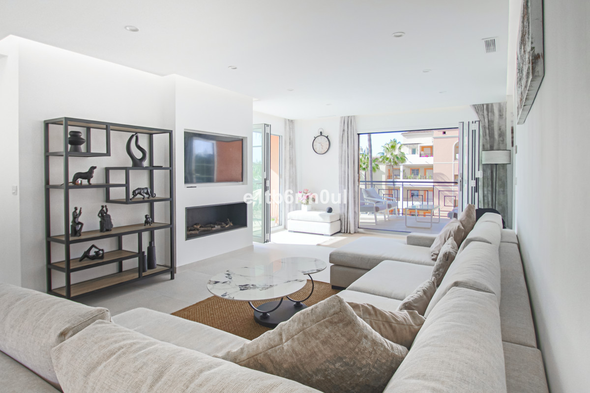 Appartement te koop in Nueva Andalucía | 2 slaapkamers H5365396