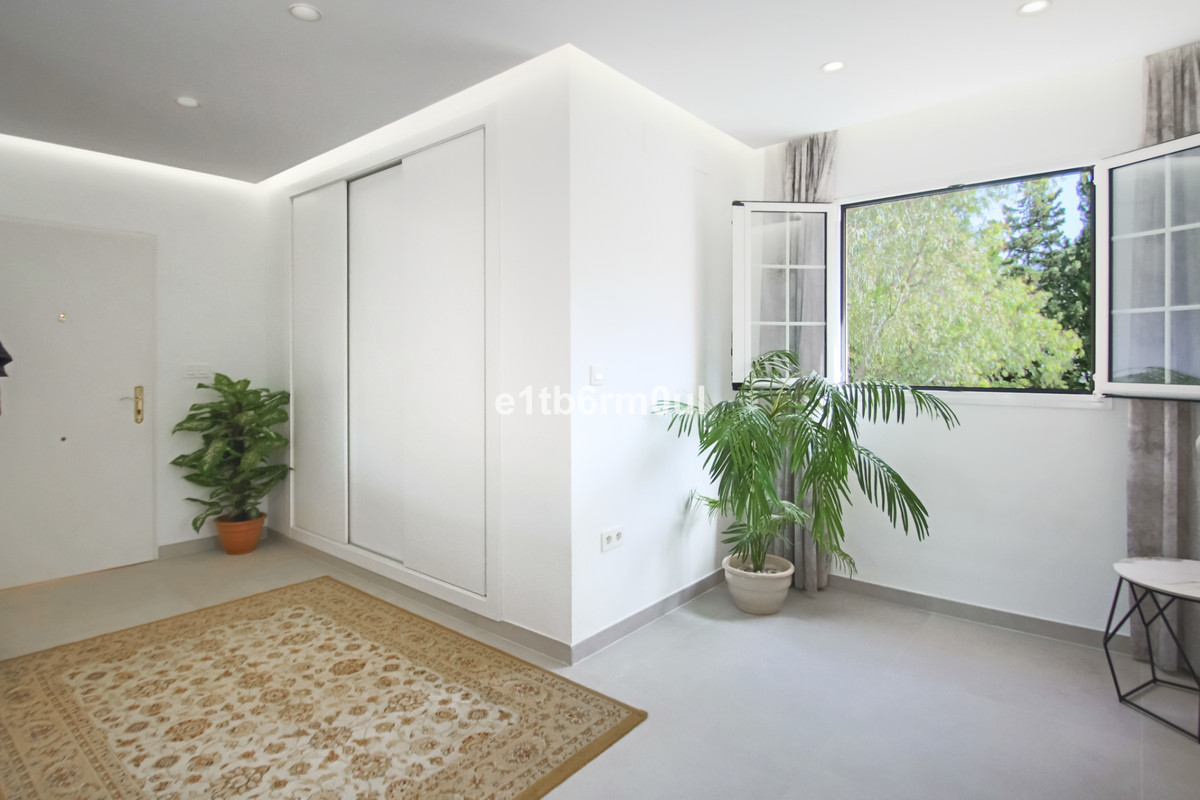 Appartement te koop in Nueva Andalucía | 2 slaapkamers H5365396