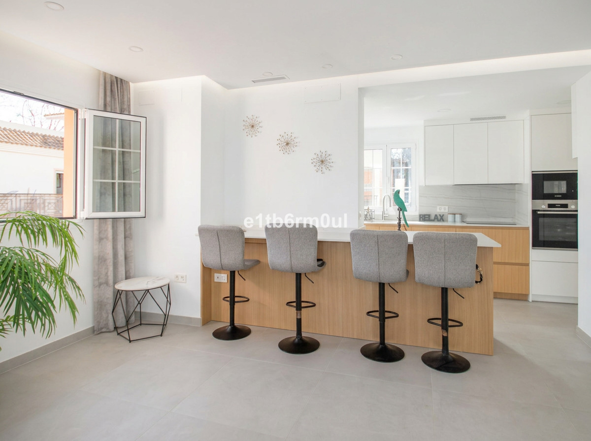 Appartement te koop in Nueva Andalucía | 2 slaapkamers H5365396