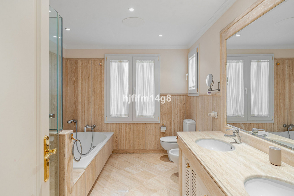 Appartement te koop in Nueva Andalucía | 3 slaapkamers H5366293