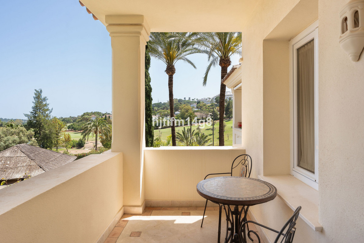 Appartement te koop in Nueva Andalucía | 3 slaapkamers H5366293