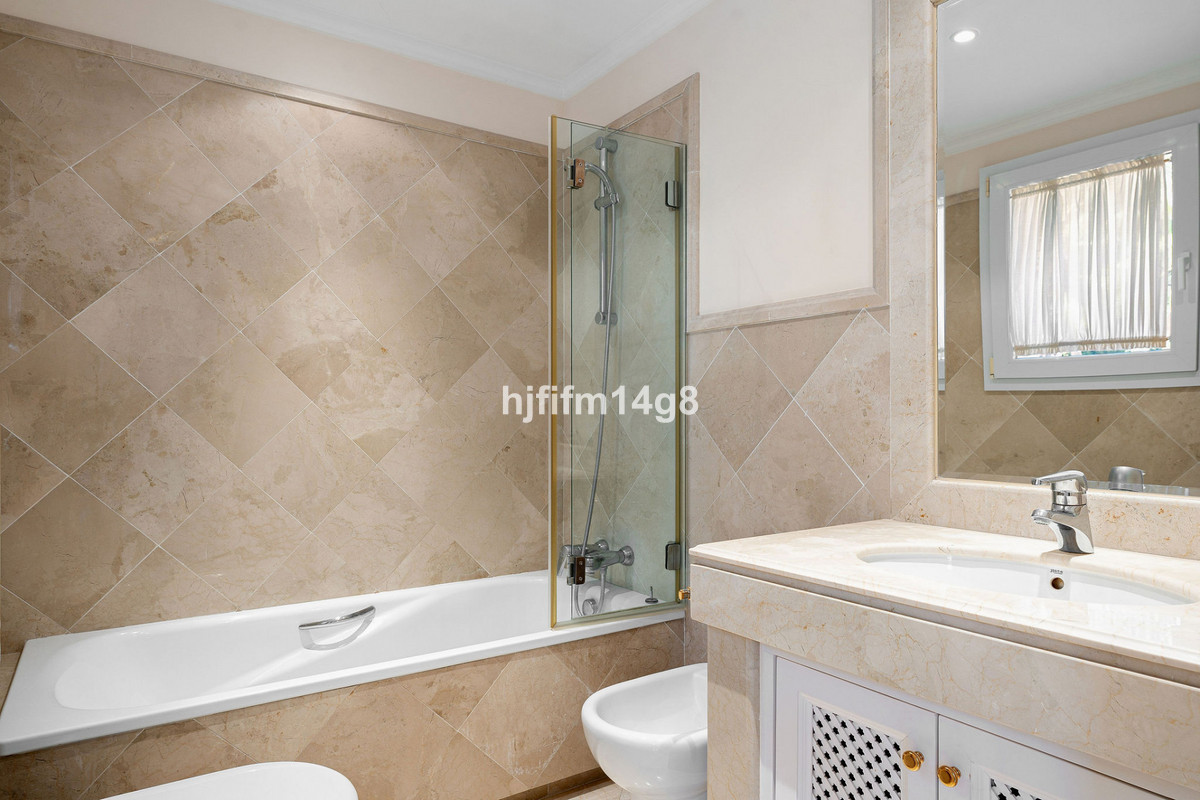 Appartement te koop in Nueva Andalucía | 3 slaapkamers H5366293