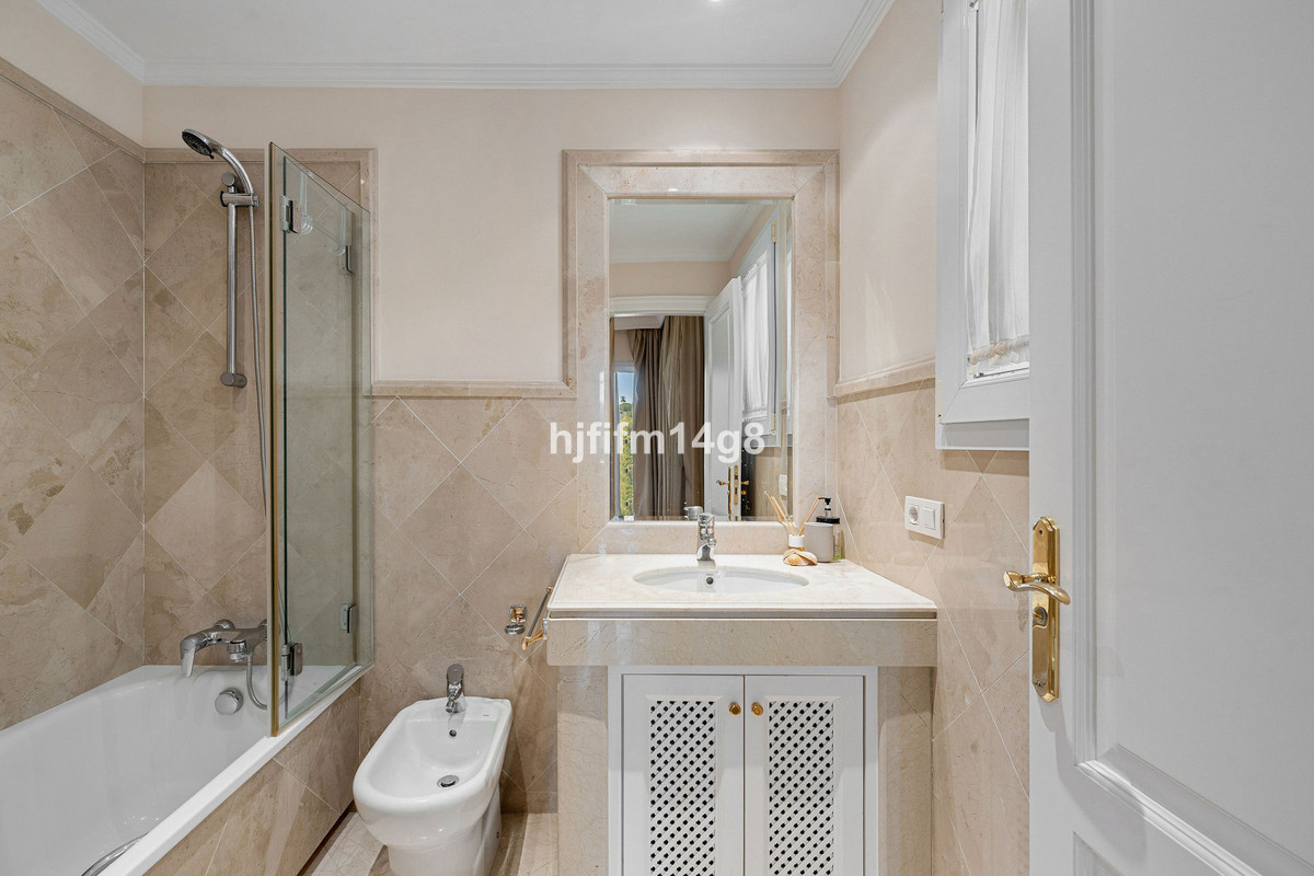 Appartement te koop in Nueva Andalucía | 3 slaapkamers H5366293