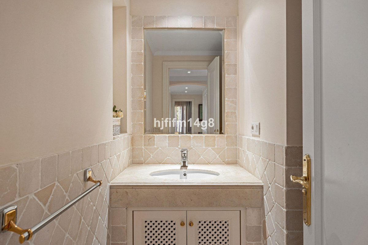 Appartement te koop in Nueva Andalucía | 3 slaapkamers H5366293