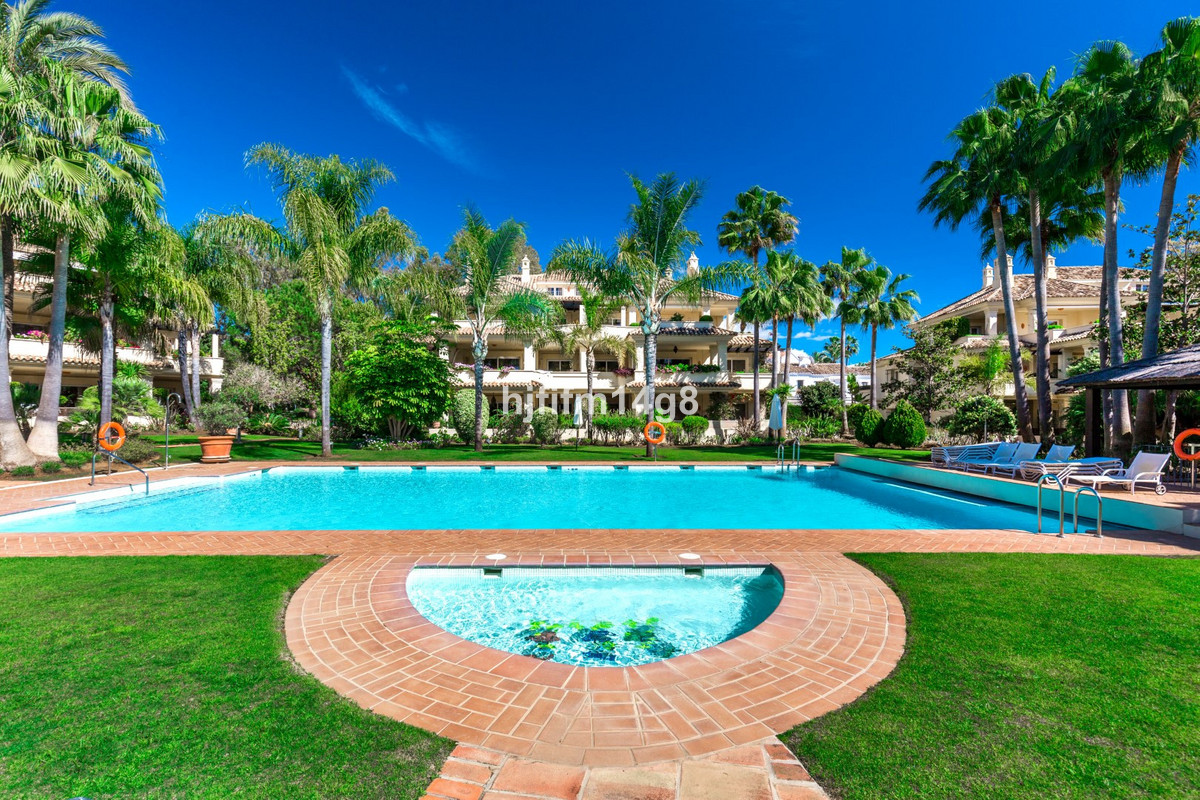 Appartement te koop in Nueva Andalucía | 3 slaapkamers H5366293