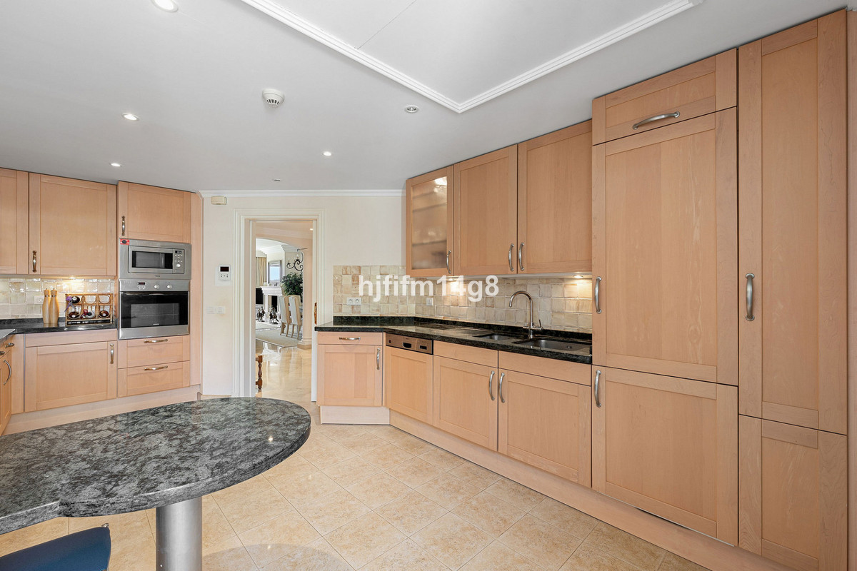 Appartement te koop in Nueva Andalucía | 3 slaapkamers H5366293