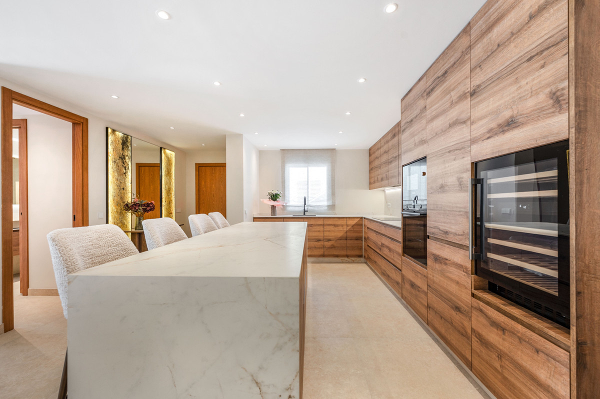 Appartement te koop in Nueva Andalucía | 3 slaapkamers H5369425