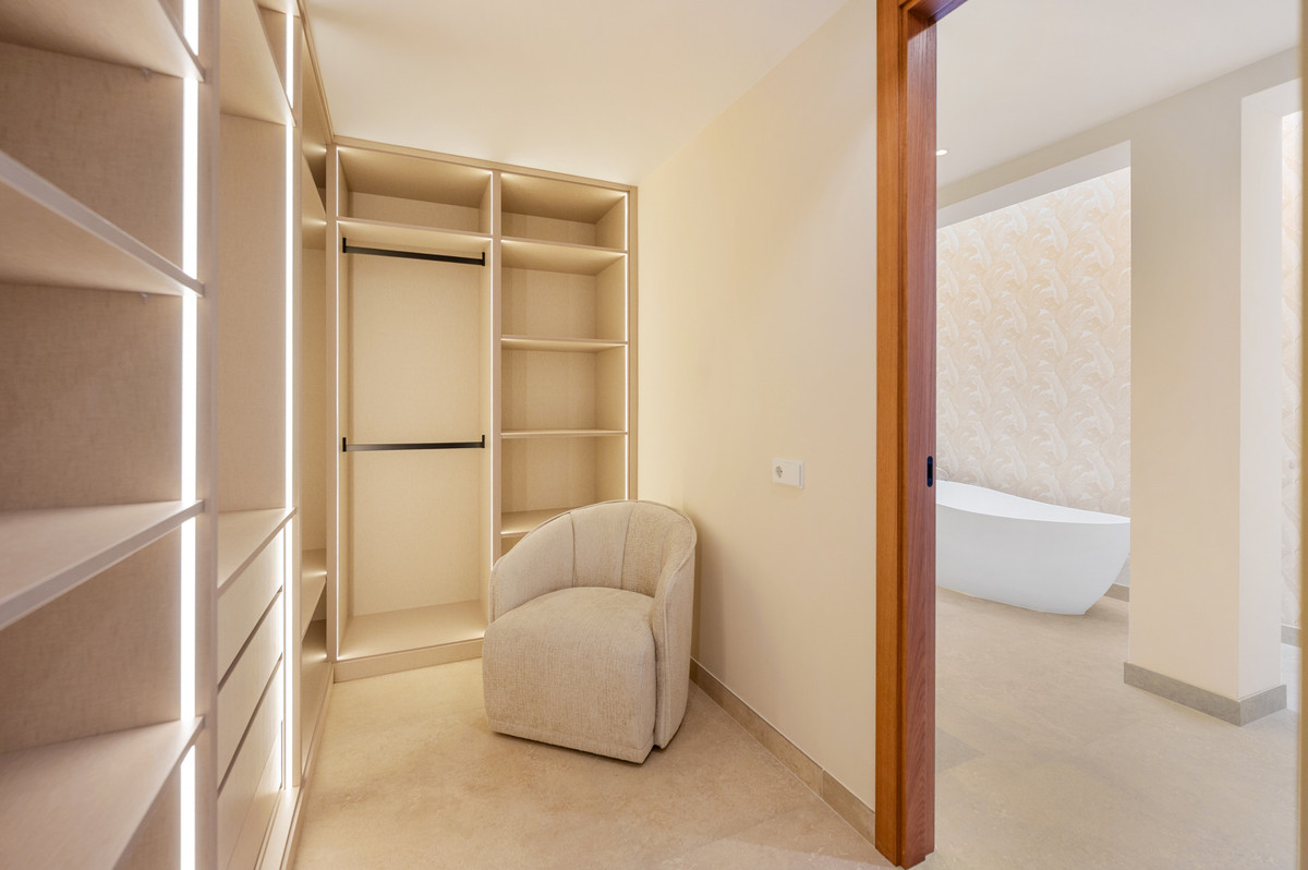 Appartement te koop in Nueva Andalucía | 3 slaapkamers H5369425