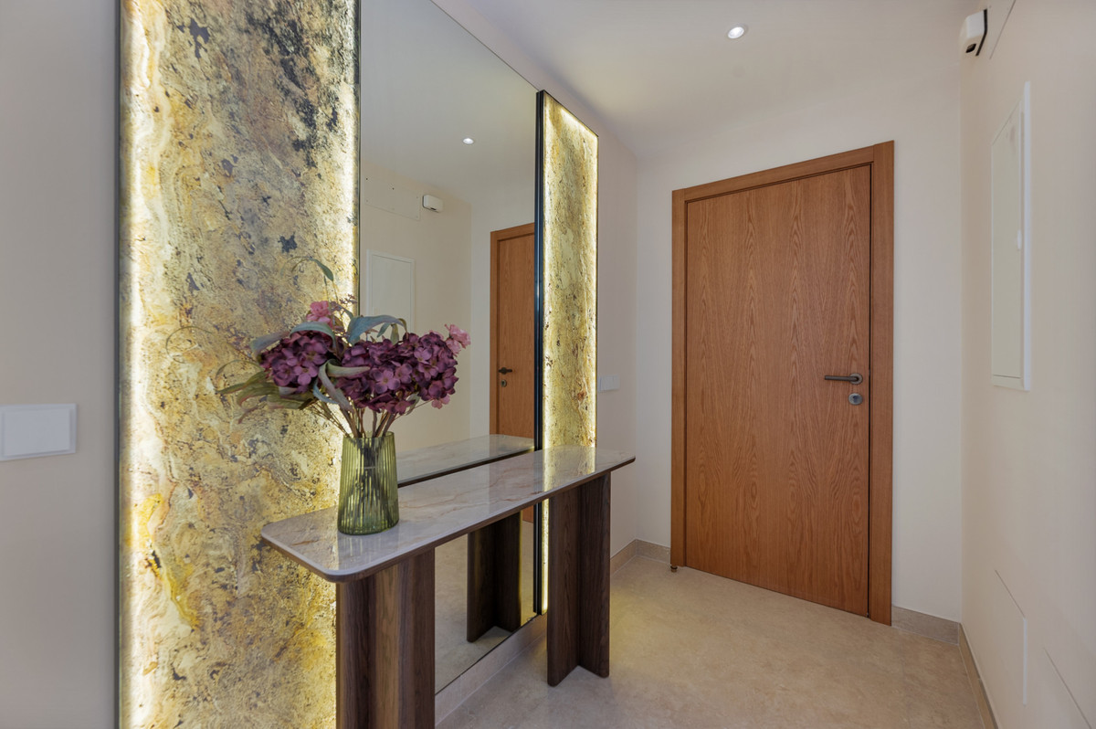 Appartement te koop in Nueva Andalucía | 3 slaapkamers H5369425