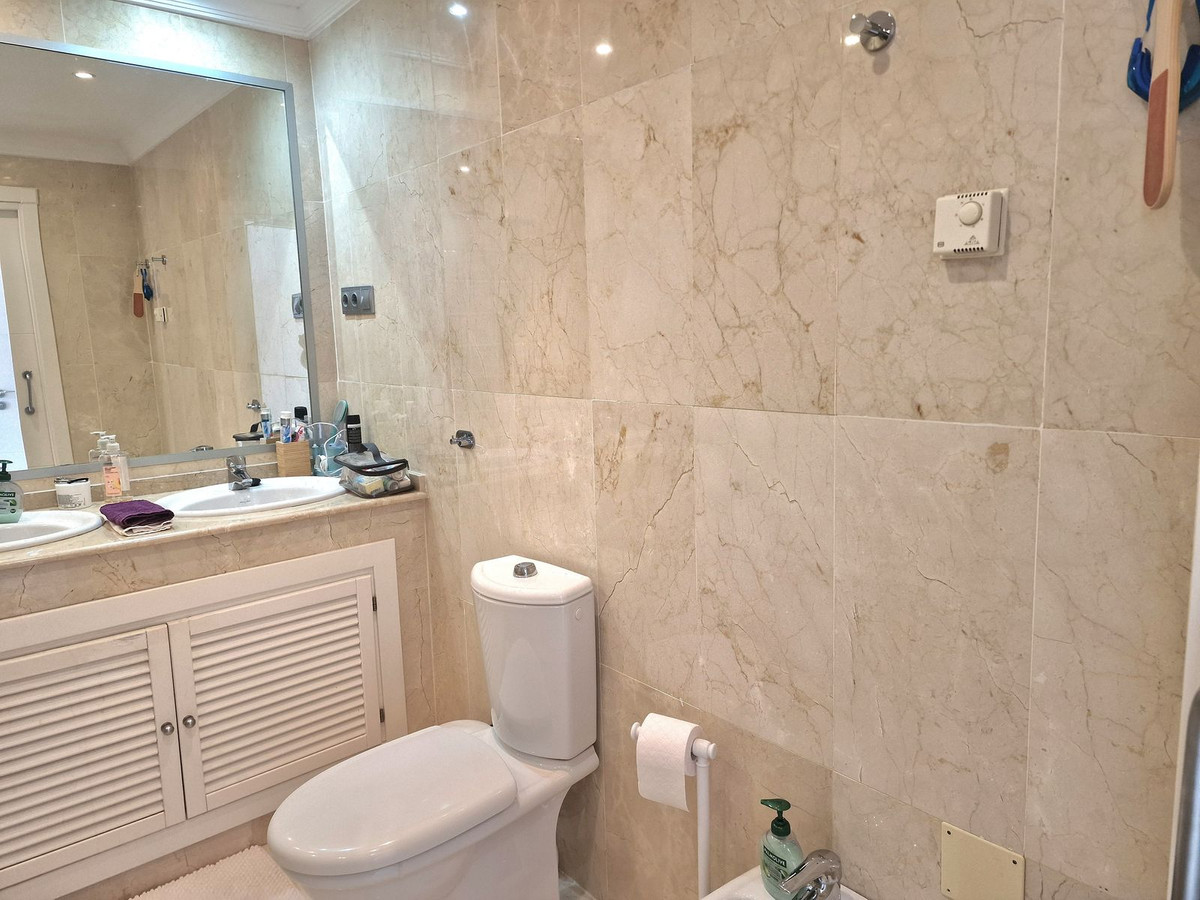Appartement te koop in Nueva Andalucía | 2 slaapkamers H5370913