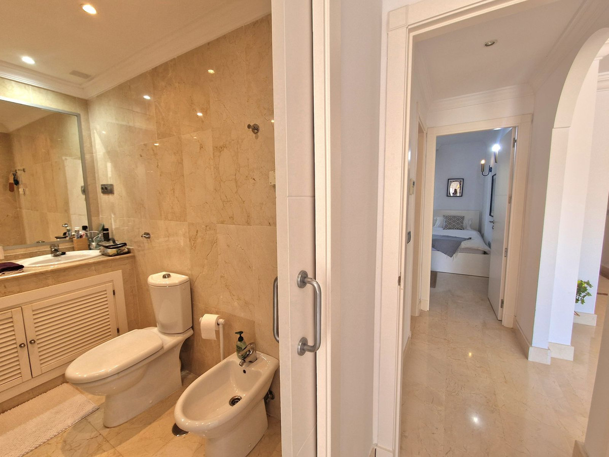 Appartement te koop in Nueva Andalucía | 2 slaapkamers H5370913