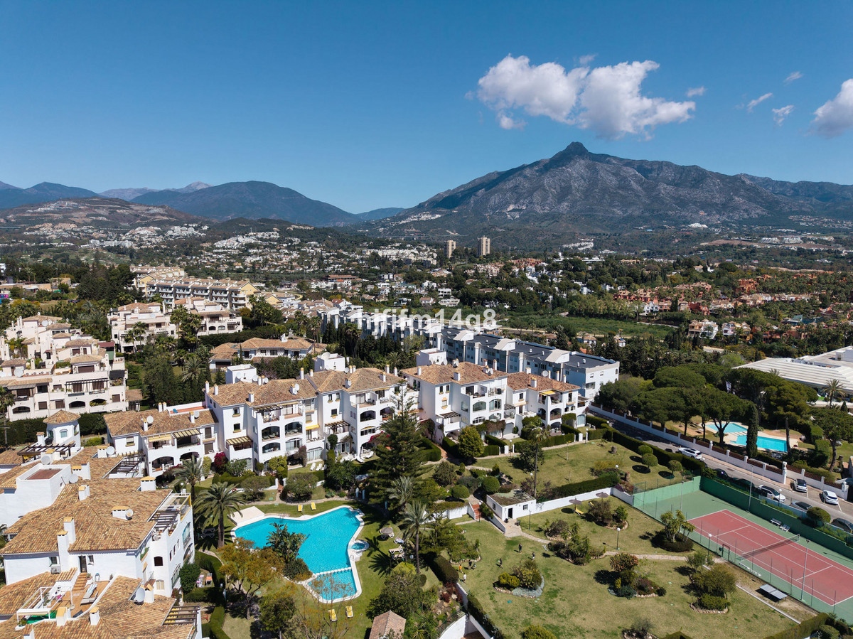 Appartement te koop in Nueva Andalucía | 2 slaapkamers H5373124