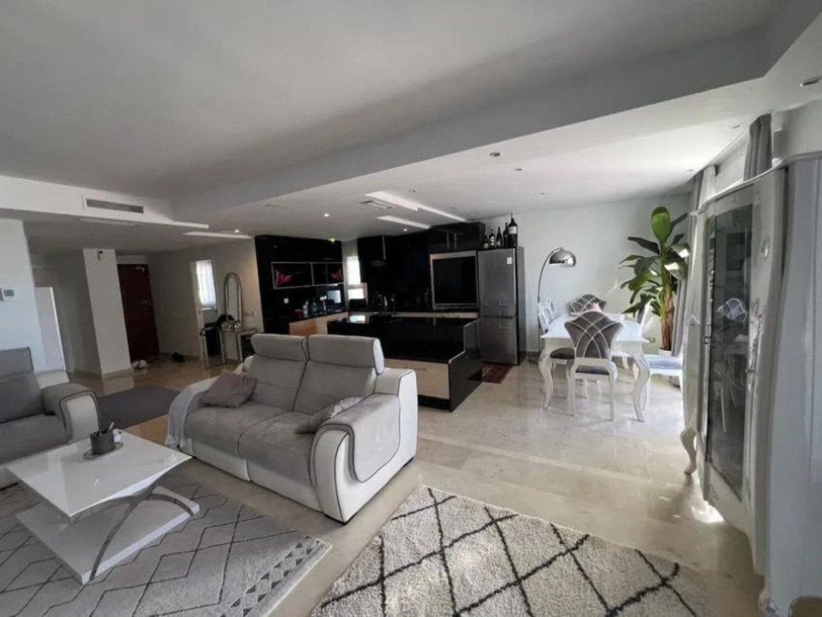 Appartement te koop in Nueva Andalucía | 3 slaapkamers H5373712