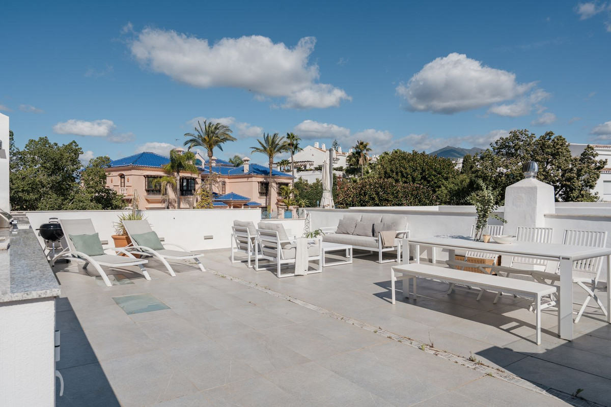 Appartement te koop in Nueva Andalucía | 2 slaapkamers H5373757