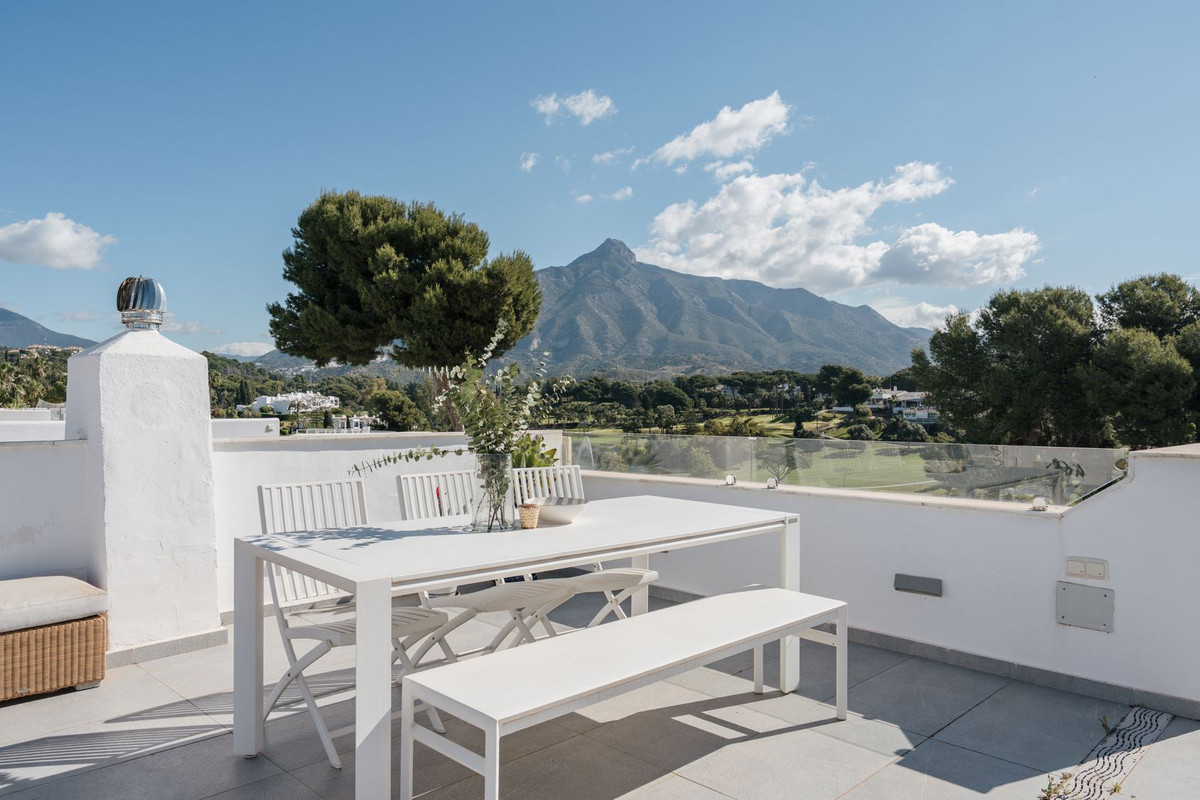 Appartement te koop in Nueva Andalucía | 2 slaapkamers H5373757