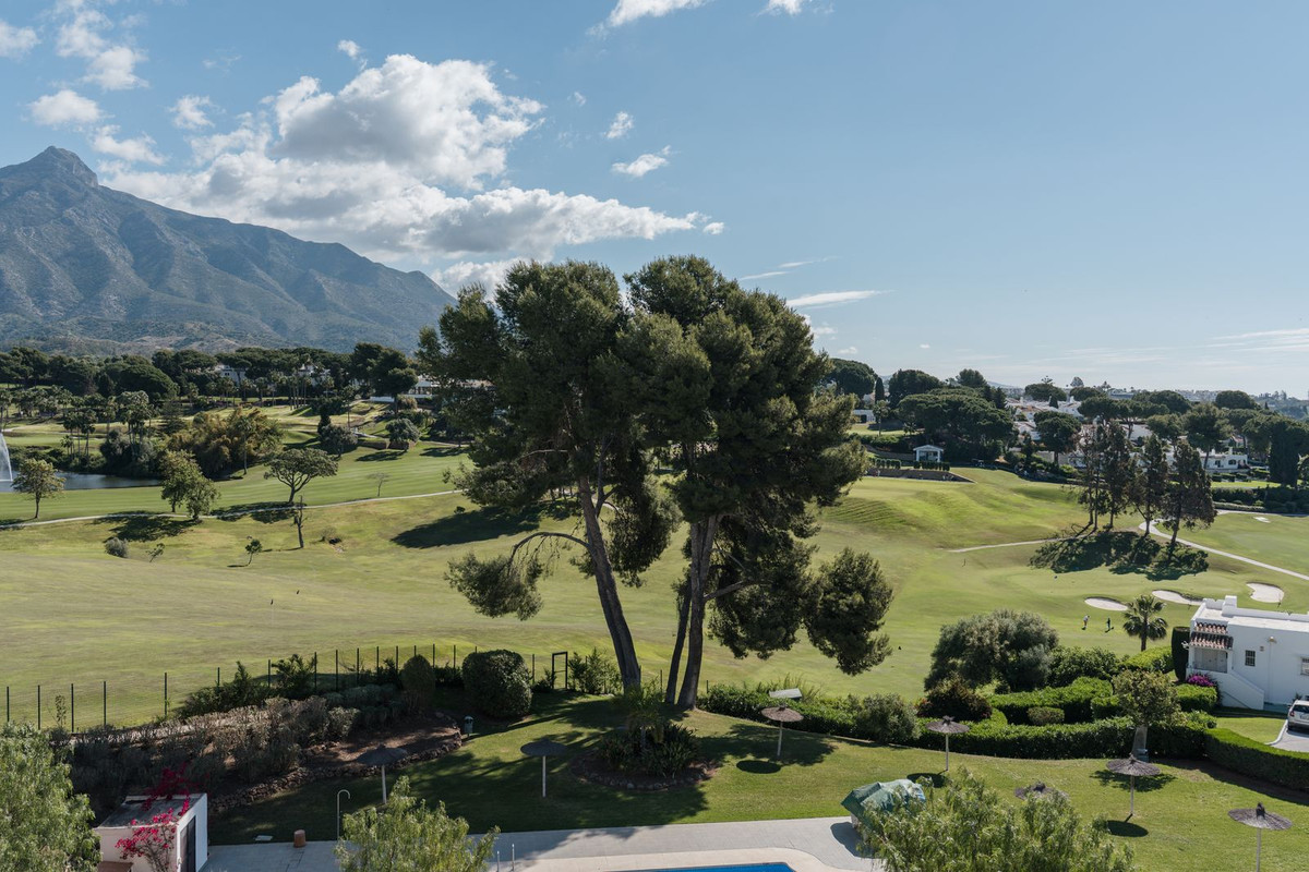 Appartement te koop in Nueva Andalucía | 2 slaapkamers H5373757