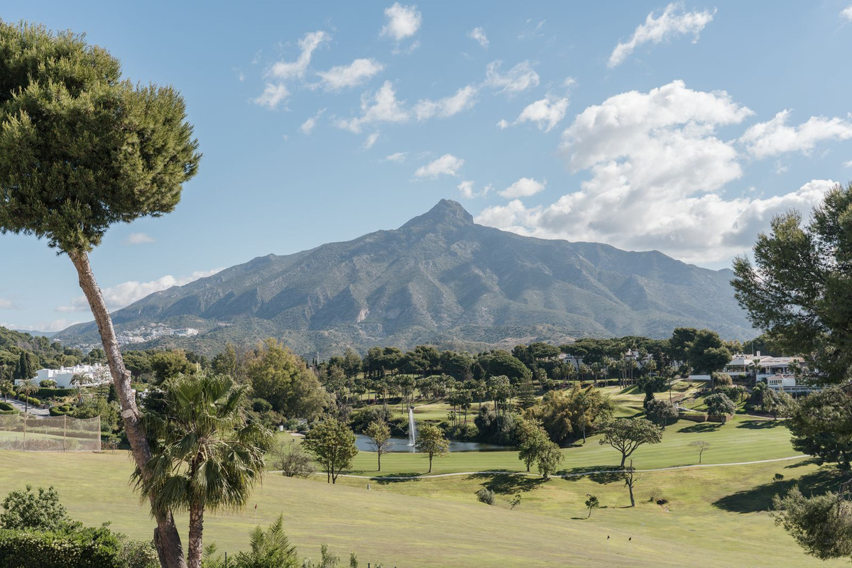 Appartement te koop in Nueva Andalucía | 2 slaapkamers H5373757