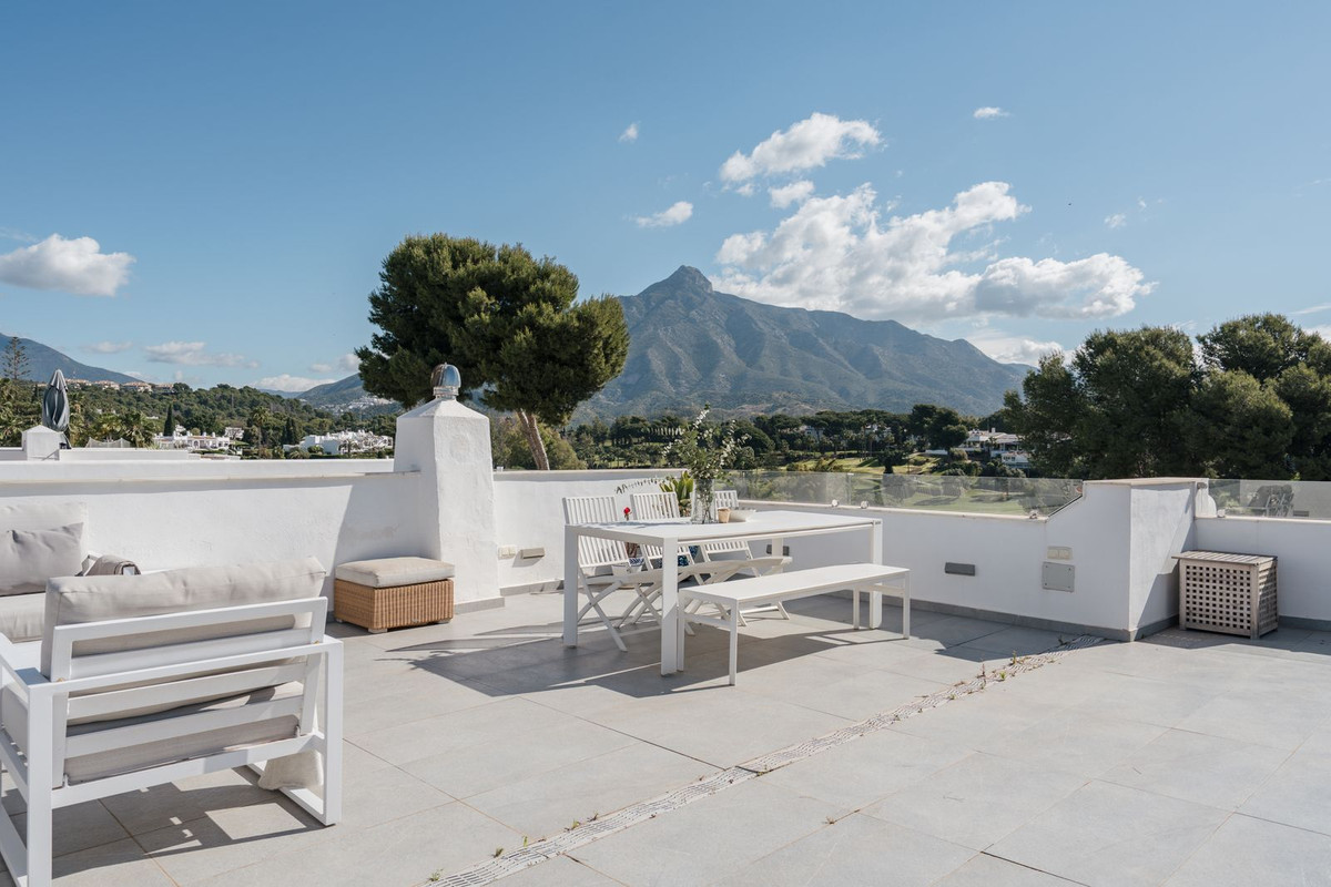 Appartement te koop in Nueva Andalucía | 2 slaapkamers H5373757