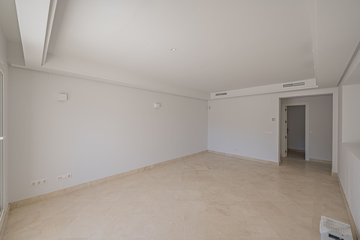 Appartement te koop in Nueva Andalucía | 2 slaapkamers H5375785