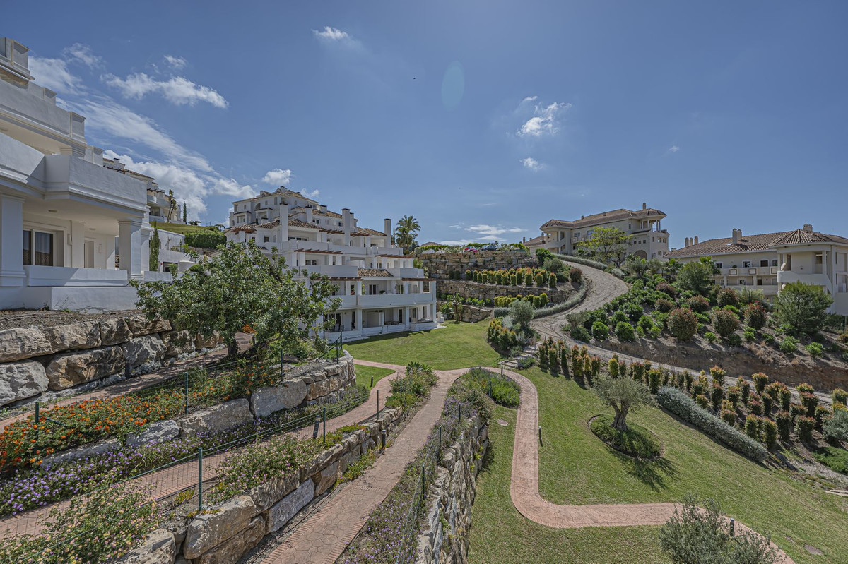 Appartement te koop in Nueva Andalucía | 2 slaapkamers H5376055