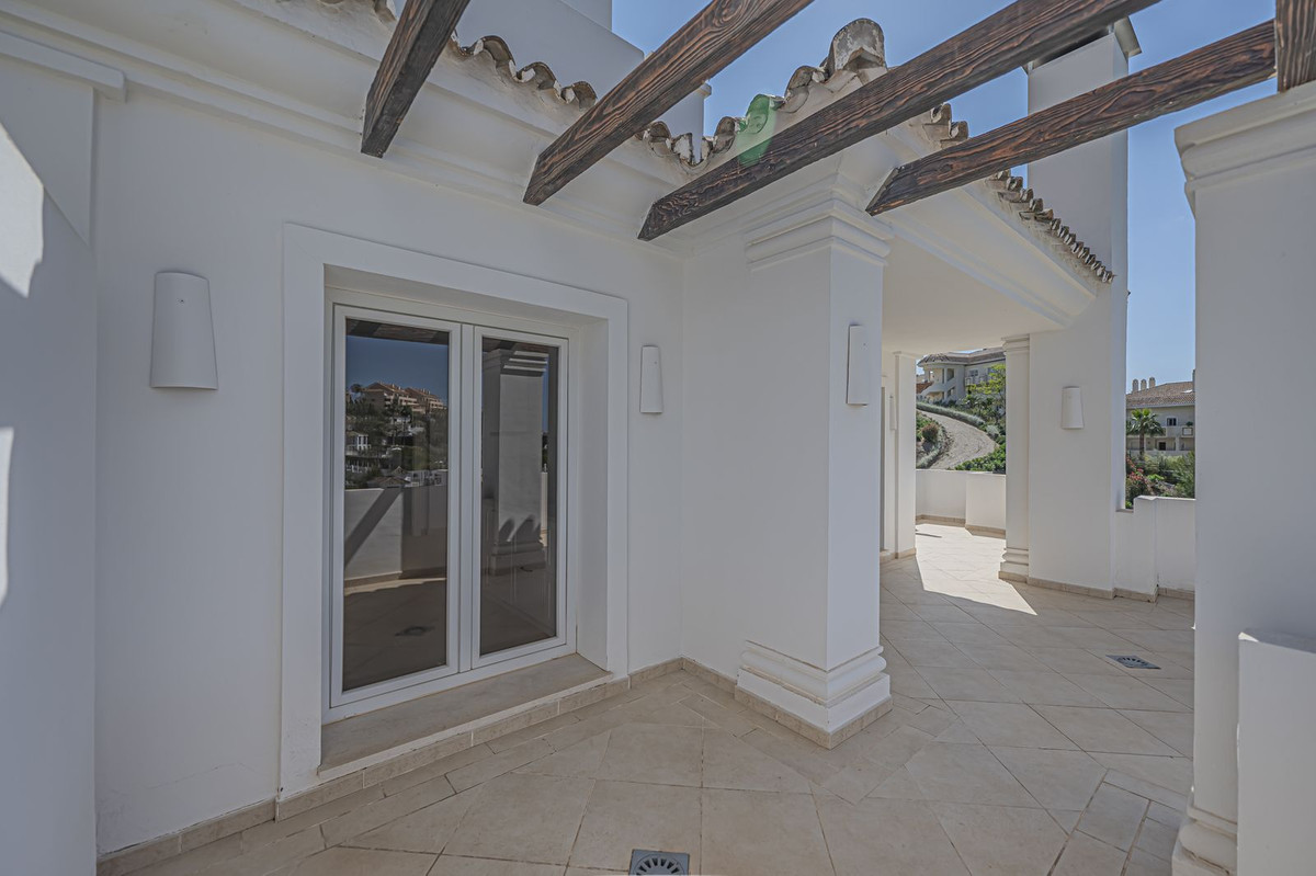 Appartement te koop in Nueva Andalucía | 2 slaapkamers H5376055