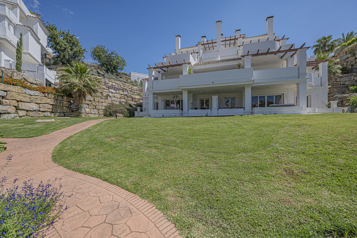 Appartement te koop in Nueva Andalucía | 2 slaapkamers H5376055