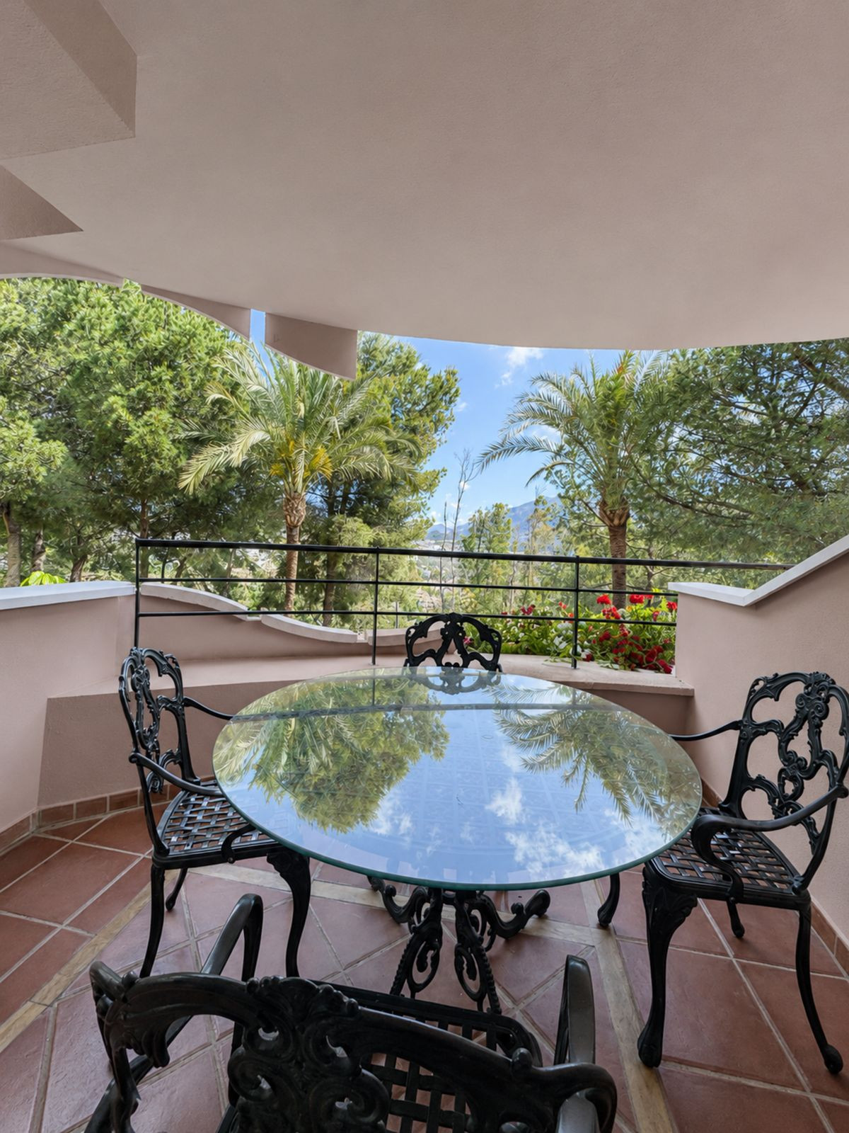 Appartement te koop in Nueva Andalucía | 3 slaapkamers H5382151