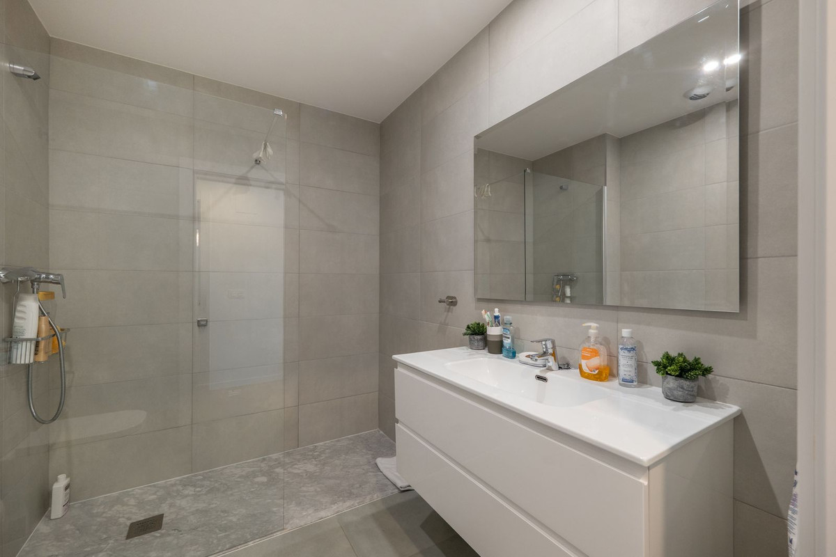 Appartement te koop in Nueva Andalucía | 2 slaapkamers H5386852